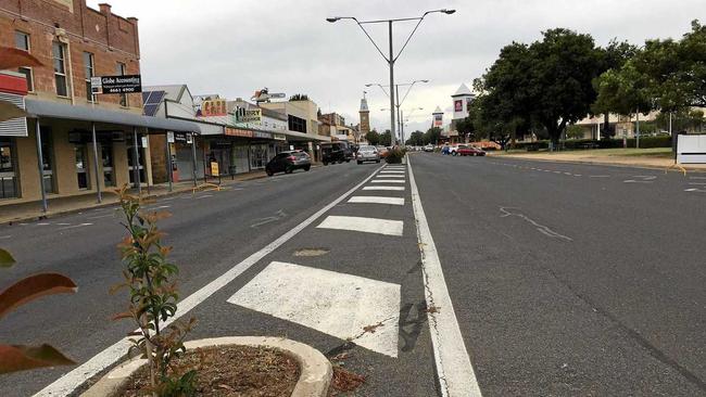 LOWDOWN: Andrew Gale clears up confusion about when and where you can legally cross or drive on line markings and painted islands on the road. Picture: Andrew Gale