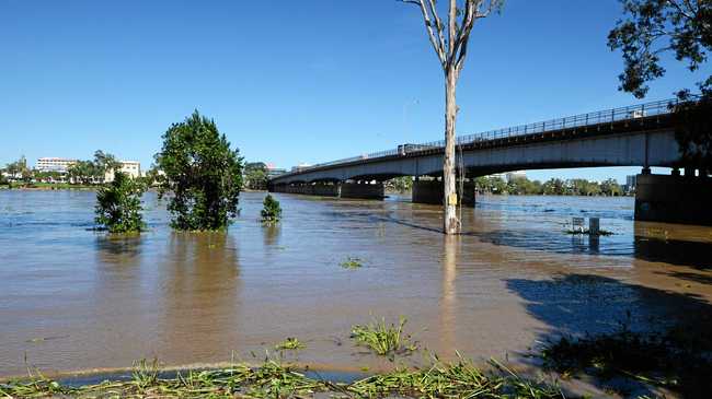 LIVE COVERAGE Rockhampton Approaches Major Flooding BOM The   14ce720fcffc0d9ecd225ea7f03579c2