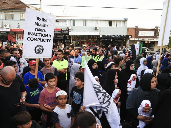 Hizb Ut-Tahrir: Radical Group Calls For Global Islamic Rule During ...