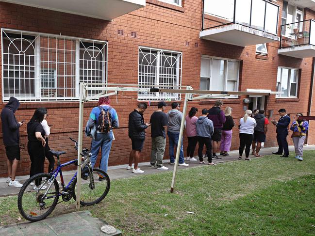 WEEKEND TELEGRAPH JULY 15, 2023. A line of hope full renters to see a apartment on Frederick St, Ashfield.  Picture: Adam Yip