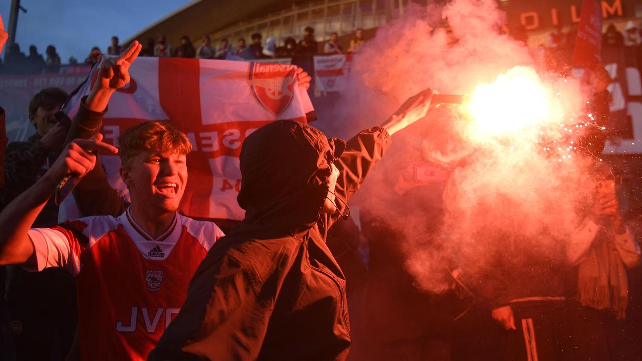 Supporters protest against Arsenal's US owner Stan Kroenke, outside English Premier League club Arsenal's Emirates stadium. (Photo by DANIEL LEAL-OLIVAS / AFP)