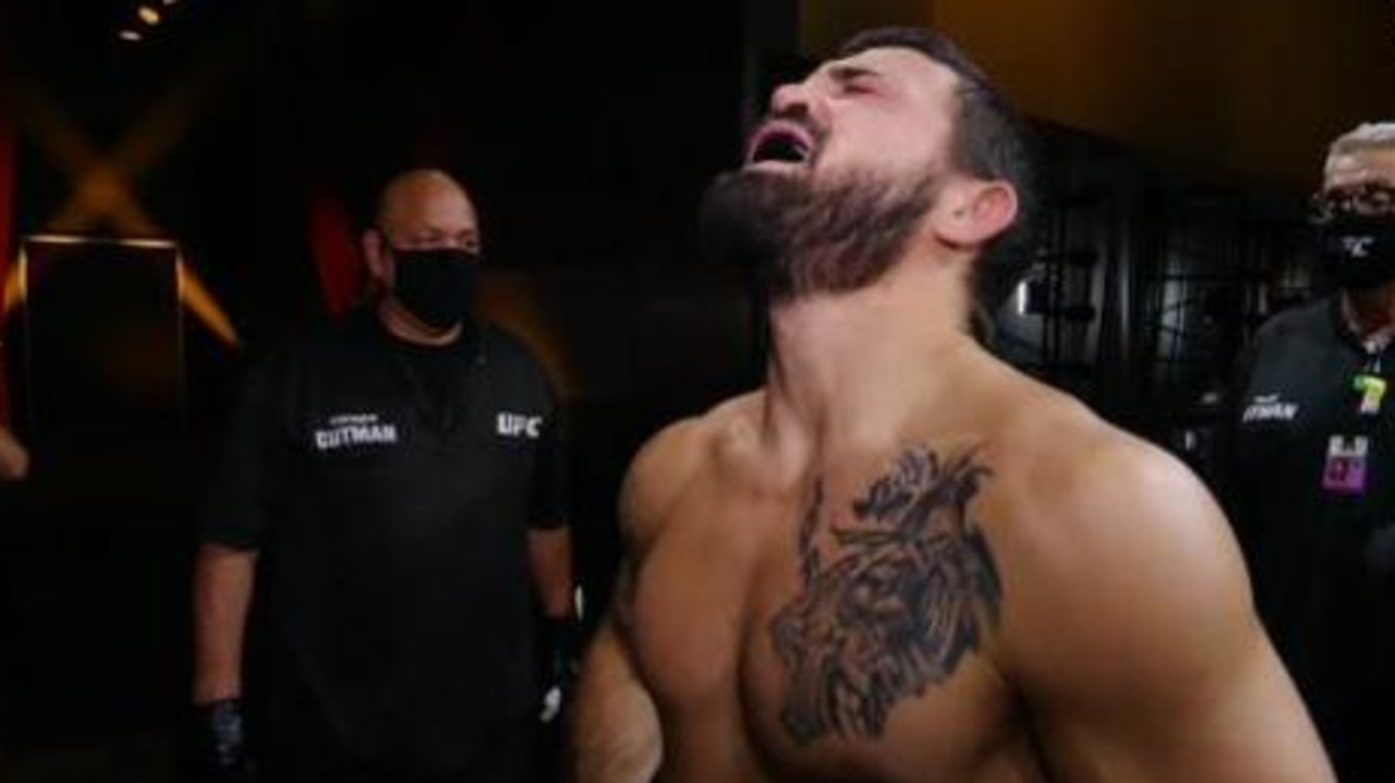 Mike Perry's hilarious reaction to the Halo song.