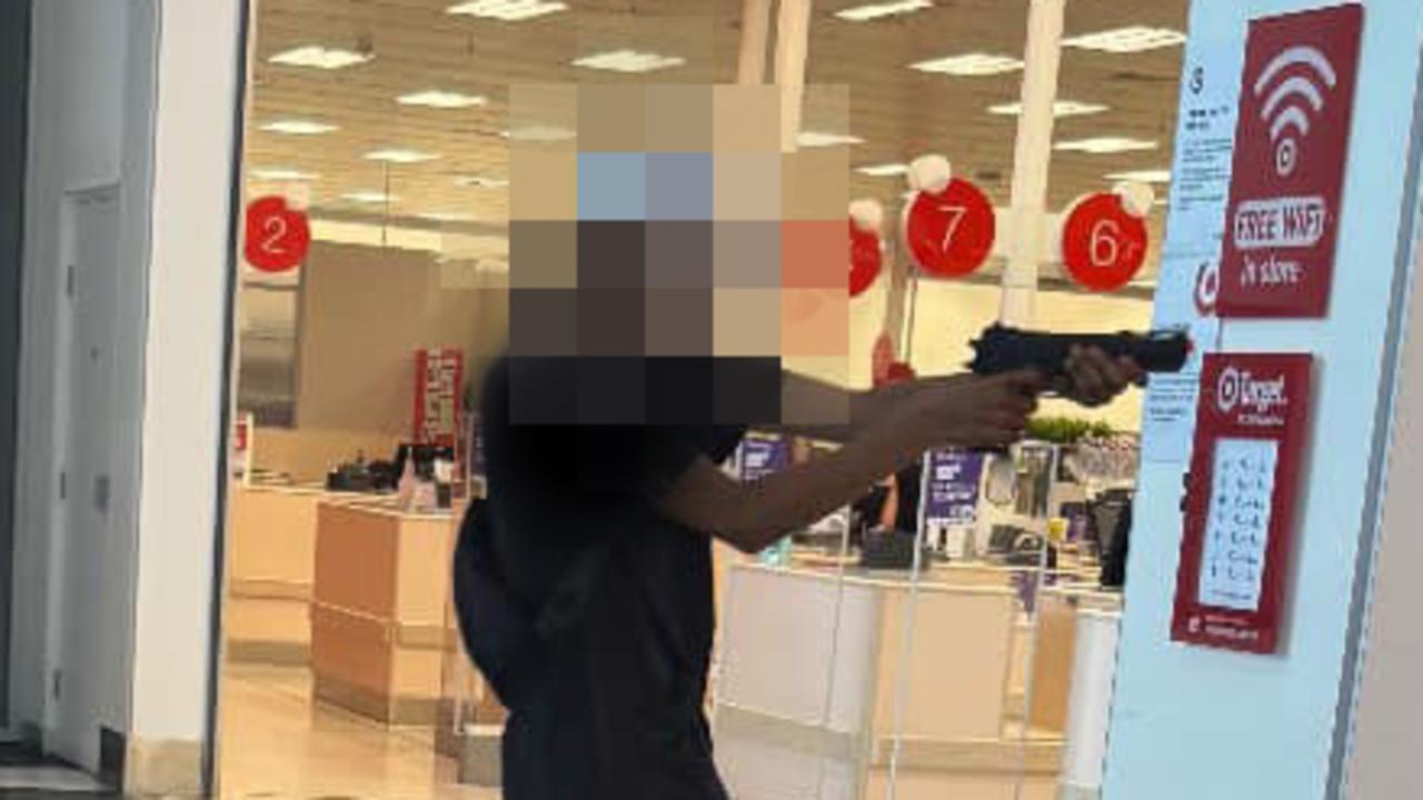 Teens who allegedly terrified shoppers with fake guns get bail