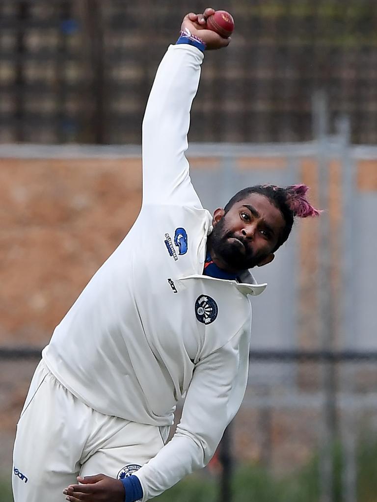 VTCA - Lihan Dulshan spins one for Sunshine. Picture: Andy Brownbill