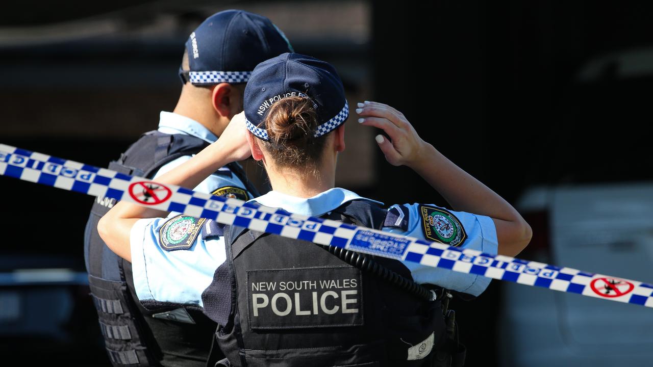 Shopping centre jeweller robbed by man armed with spray bottle