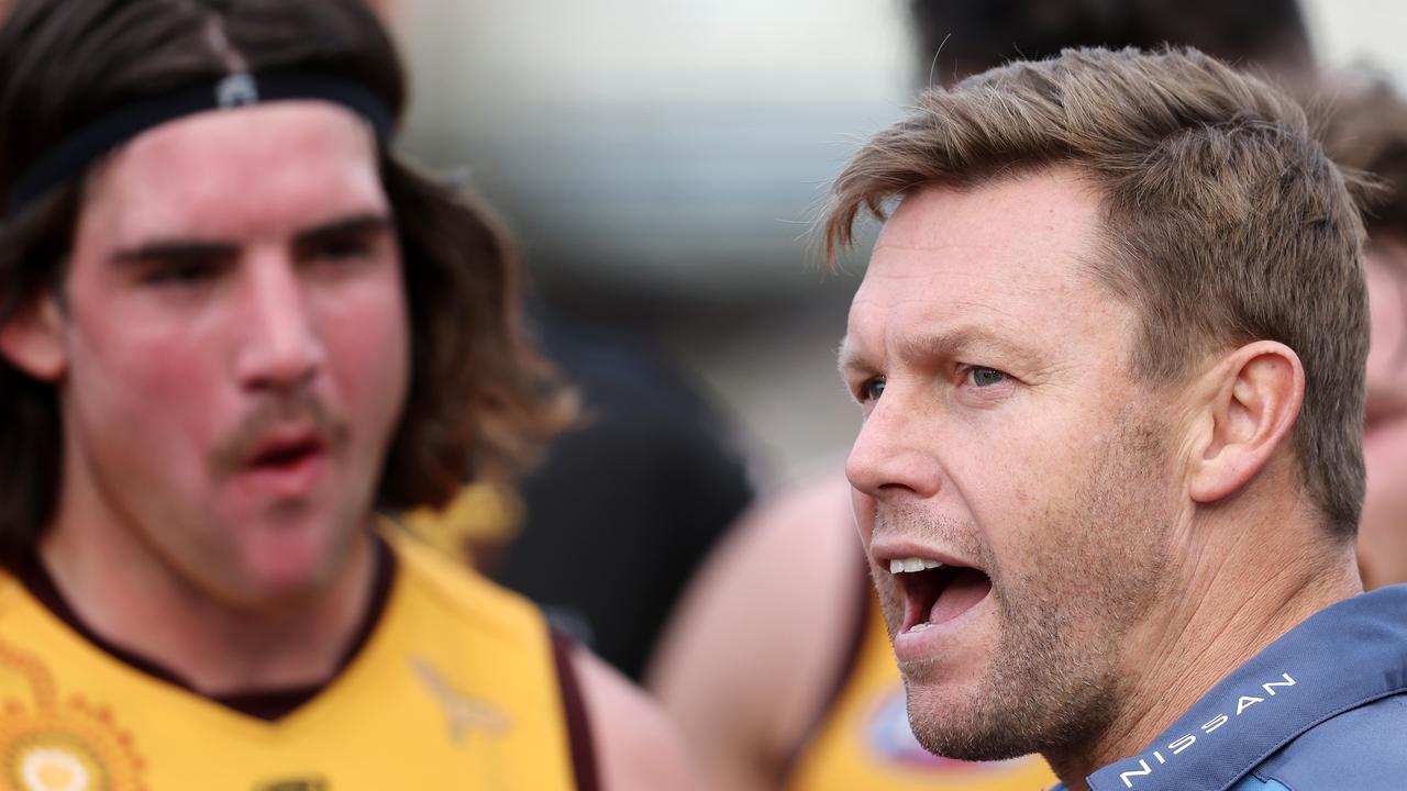 AFL: Hawthorn Hawks dig in, rock-bottom West Coast Eagles edge closer to  draft diamond