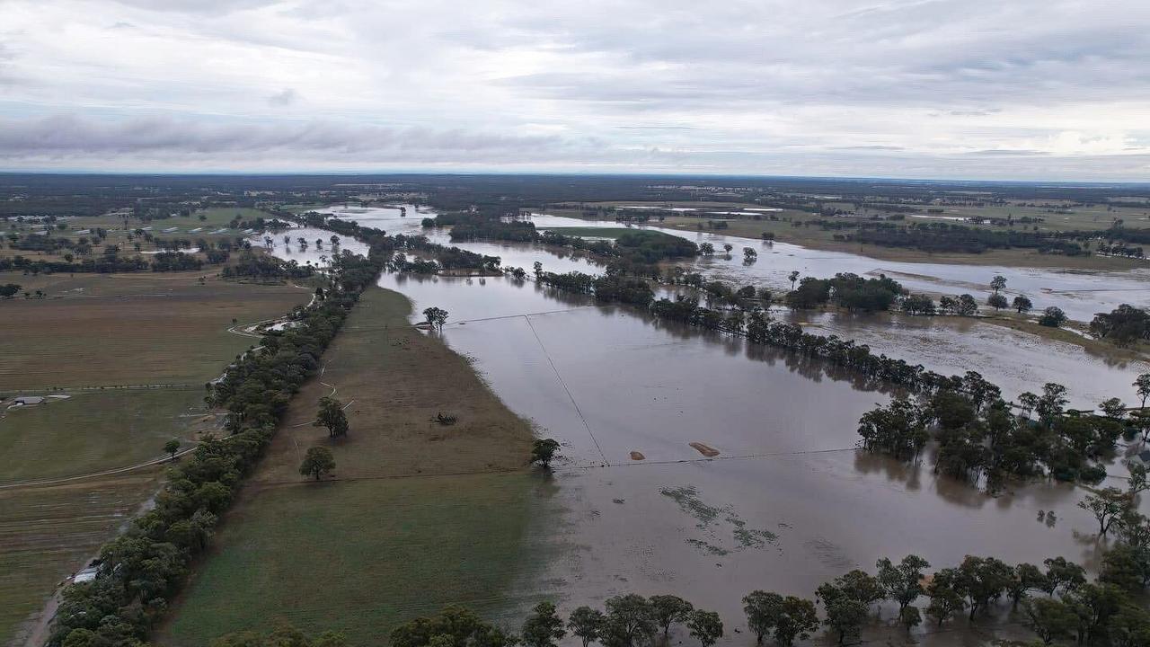 Victorian floods: Seymour, Yea residents evacuated after record ...