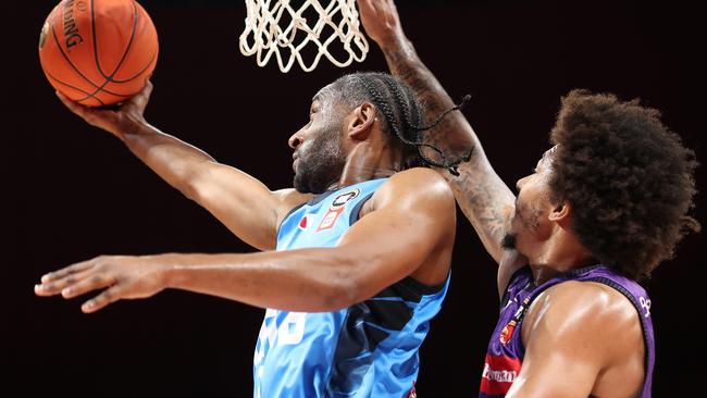 SYDNEY, AUSTRALIA - JANUARY 09: Ian Clark of United lays the ball up during the round 16 NBL match between Sydney Kings and Melbourne United at Qudos Bank Arena, on January 09, 2025, in Sydney, Australia. (Photo by Mark Evans/Getty Images)