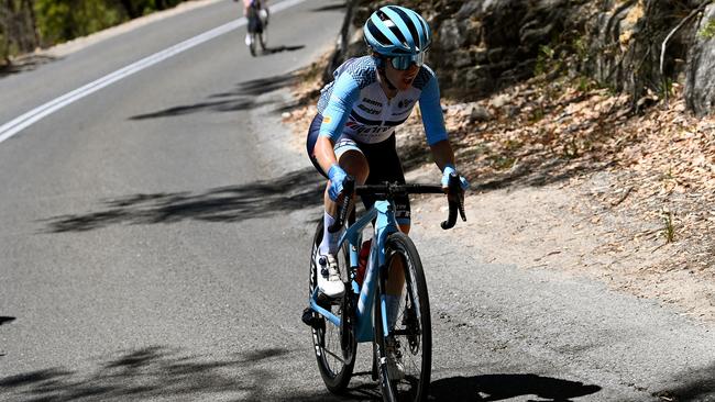 Spratt attacks during the 7th Santos Women's Tour Down Under 2023 – Stage 2. Photo by Tim de Waele/Getty Images