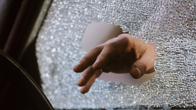 thinkstock break-in steal from car logox