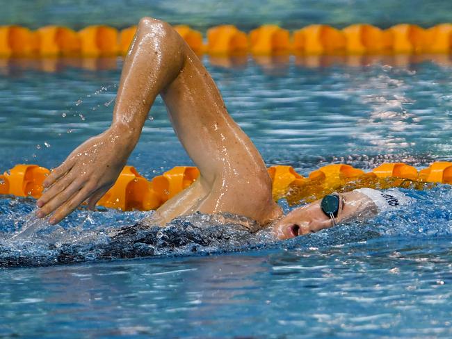 Former world swimming champion Cate Campbell is seen during training ahead of Tokyo Olympic trials at the Australian Institute of Sport (AIS) in Canberra, Monday, March 2, 2020. (AAP Image/Lukas Coch) NO ARCHIVING, EDITORIAL USE ONLY