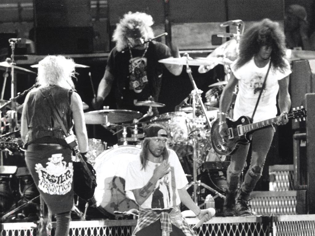 How Slash and Guns N' Roses Got Past Their Drama to Become a Sure Thing  Live - WSJ