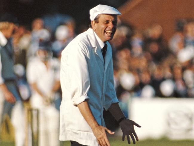 TAUNTON, UNITED KINGDOM - JANUARY 07: Umpire Harold Dickie Bird shares a joke during a match at the County Ground in Taunton, England circa 1984. (Photo Adrian Murrell/Allsport/Getty Images)