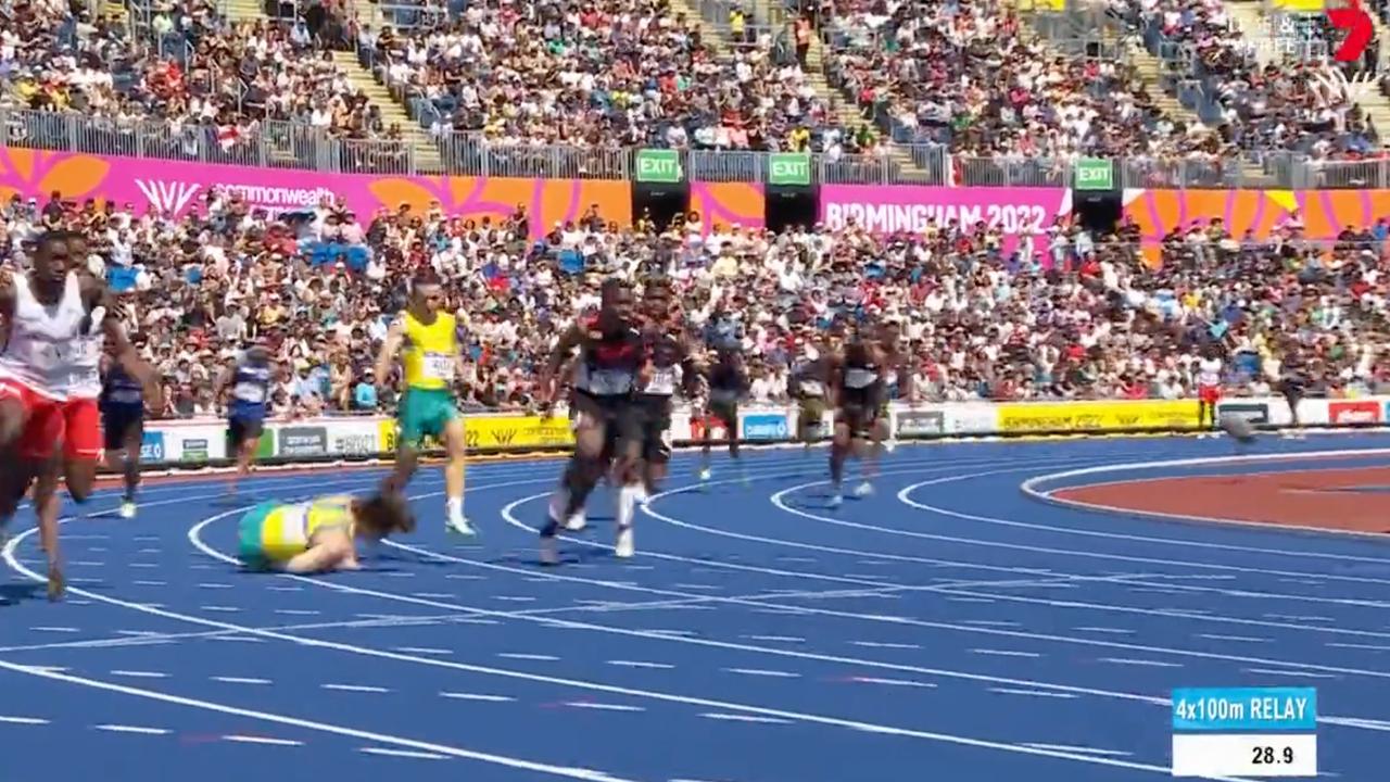 Rohan Browning fall in 4x100m relay.