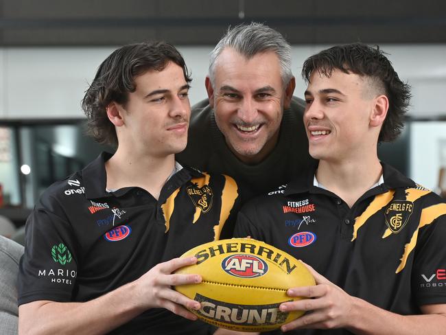 21/8/24. Former Carlton AFL footballer Scott Camporeale with his twin boys and rising footy stars, Glenelg's Ben and Lucas. Ben, Scott and LucasPicture: Keryn Stevens