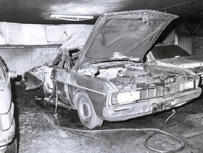 Another bomb went off in the boot of a car at the Hakoah Club.