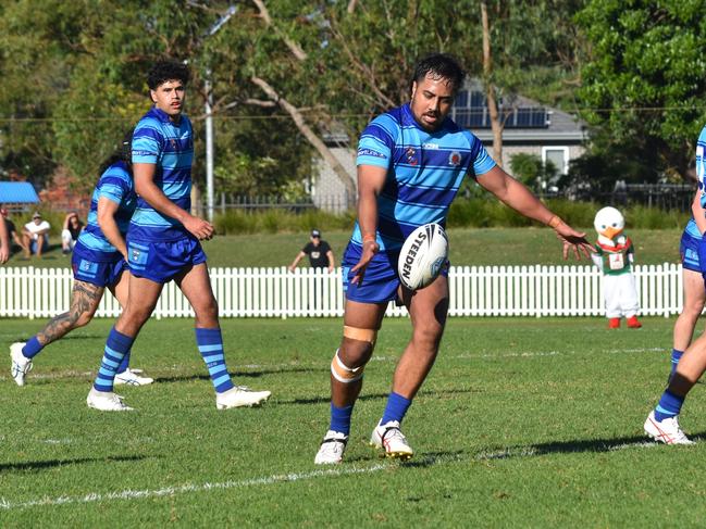 Hendrix Folau looks to kick long. Picture: Sean Teuma/NewsLocal