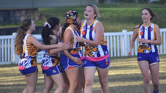 THe JAGS girls (Mt GRavatt-Jindalee) celebrate a goal this season.