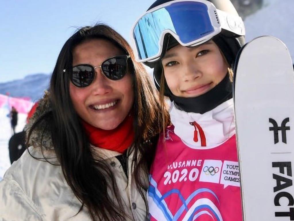 Gu, right, will represent China where her mother was born. Photo: Instagram @eileen_gu_.