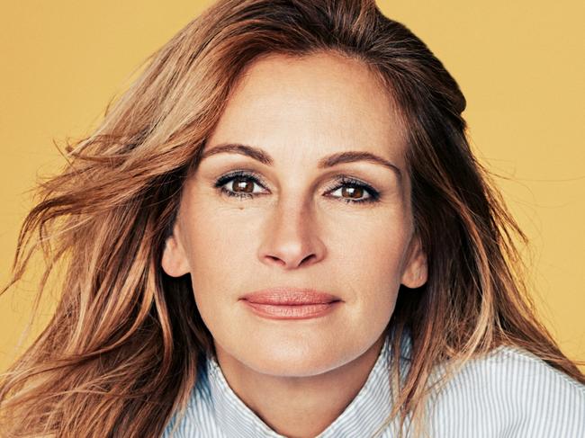 $$$ HIGH FEES APPLY *** STRICTLY EMBARGOED FOR FIRST USE BY STELLAR MAGAZINE *** MUST NOT RUN BEFORE: NOVEMBER 19, 2017 STELLAR COVER FEATURE: JULIA ROBERTS *** PHOTO: ART PARTNER SYNDICATIONS/RAVEN & SNOW *** HIGHER RATES APPLY FOR ALL RE_USE.*** RESTRICTED USE PENDING STRICT PUBLICIST APPROVAL *** No exceptions allowed *** PENALTIES APPLY.