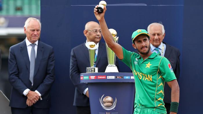 Pakistan's Hasan Ali holds up his award for the Golden Ball winner at the presentation after the ICC Champions Trophy final cricket match between India and Pakistan at The Oval in London on June 18, 2017. Pakistan thrashed title-holders India by 180 runs to win the Champions Trophy final at The Oval on Sunday.  / AFP PHOTO / Adrian DENNIS / RESTRICTED TO EDITORIAL USE