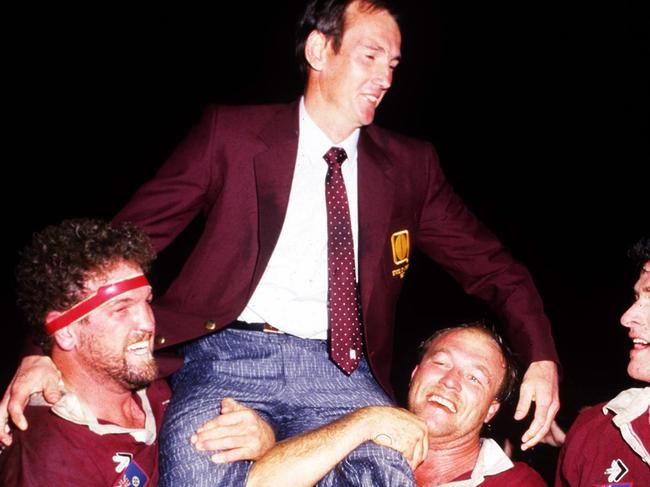 1987 : Queensland State of Origin coach Wayne Bennett celebrating with players Greg Dowling (left) and Wally Lewis after game one of the series against New South Wales. Pic Brisbane/Sun./ Rugby League sport nrl