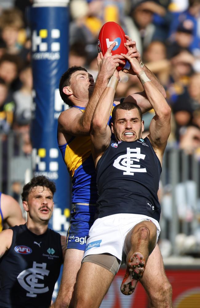 Neither Jeremy McGovern or Brodie Kemp were paid a mark for this contest. Picture: James Worsfold/Getty Images.