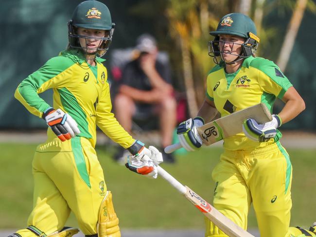 L-R, Rachael Haynes and Alyssa Healy of Australia run between the wickets during the Cricket ODI Series Game Three between Australia Women and Sri Lanka Women at Allan Border Field in Brisbane, Wednesday, October 9, 2019. (AAP Image/Glenn Hunt) NO ARCHIVING, EDITORIAL USE ONLY