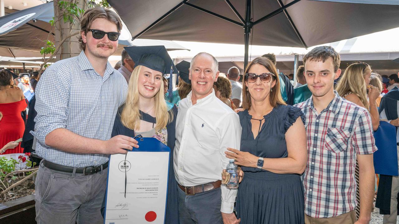 04-02-2025 Deakin Graduation Bachelor of Exercise and Sport Science, Isaac Giddings with Taylah, Glenn, Catherine and Bailey Marquis