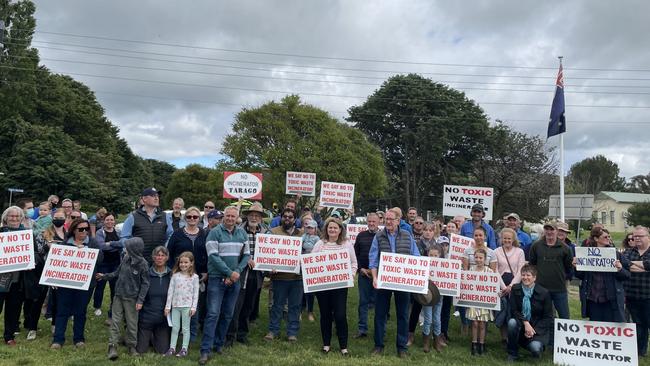 Mr Bennett at a meeting with Wendy Tuckerman and the community of Tarago about a proposed waste to energy incinerator. Picture: Niki Iliagoueva