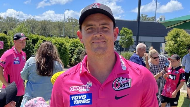 CAPTION: Coffs Coast junior cricketers at C.ex Coffs International Stadium with (from left) City of Coffs Harbour Mayor Cr Paul Amos, Josh Philippe (Sydney Sixers), Member for Coffs Harbour Gurmesh Singh and Steve OâKeefe (Sydney Sixers). Picture: Matt Gazy