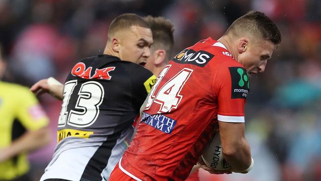 Tariq Sims kept the Dragons’ seasona alive with his try.