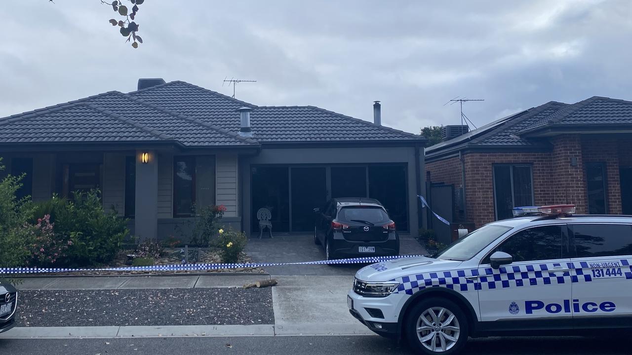 Neighbours in shock as man fatally stabbed at Craigieburn home