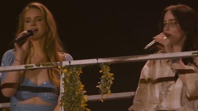 Lana Del Rey invited Billie Eilish to join her on stage at Coachella.