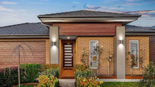 19 Heytesbury Drive, Officer South - for herald sun real estate