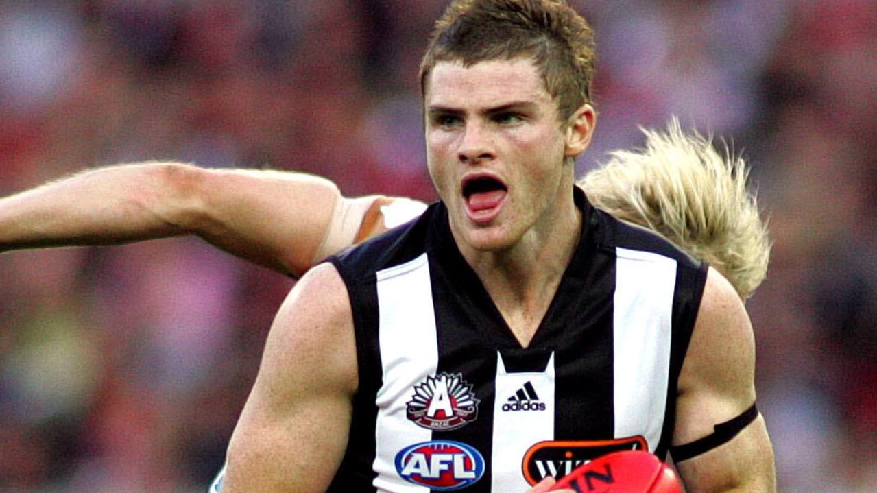 AFL Round 5 ANZAC Day match. Collingwood vs Essendon at the MCG. Heath Shaw charges forward