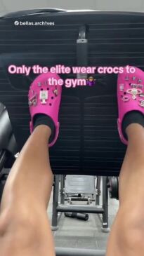 Crocs gym hot sale