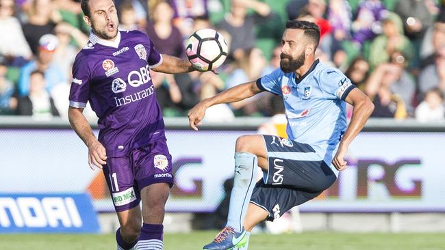 Alex Brosque in action against Perth Glory last weekend. Picture: AAP