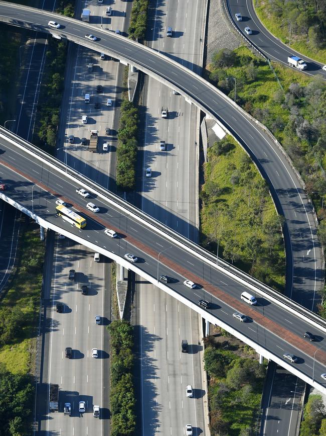 The Pacific Highway between Brisbane and the Gold Coast. (AAP Image/Dave Hunt)