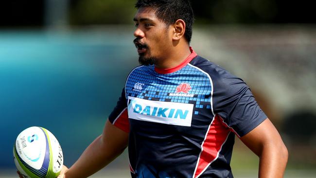 Will Skelton  warms up for the  Waratahs training session on the Bus Loop Oval , Moore Park . Picture : Gregg Porteous