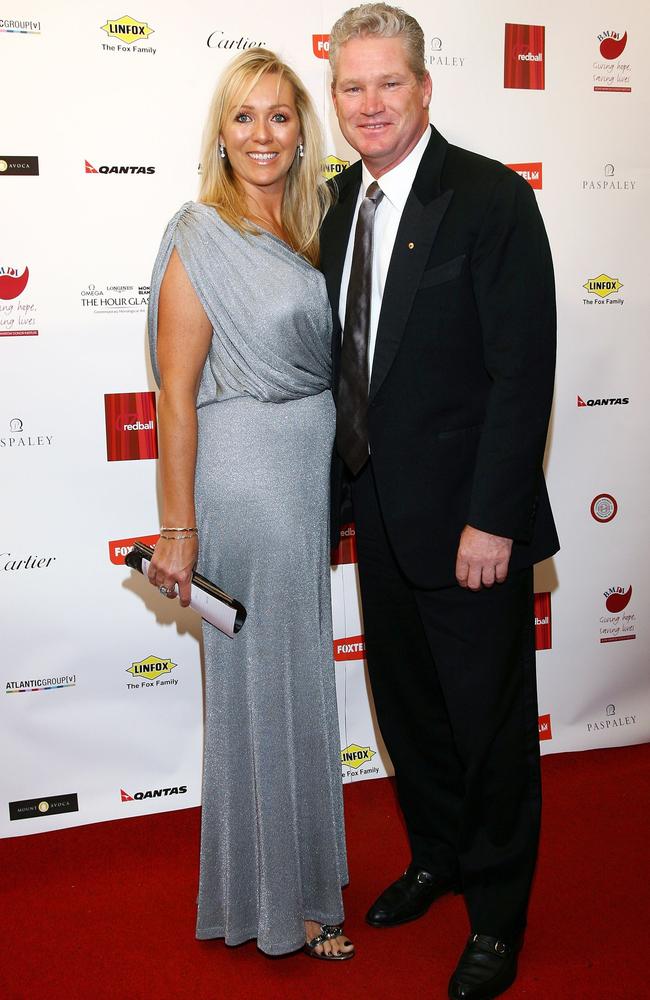 Former cricketer Dean Jones, right, and wife Jane Jones in 2007. Picture: Getty Images