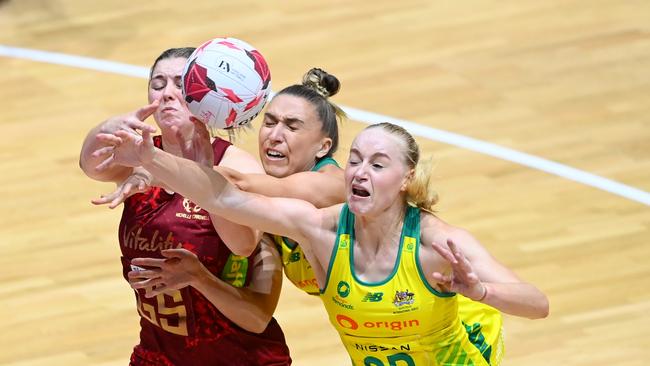 The Thunderbirds have signed English international star Eleanor Cardwell (left) for 2023. Picure: Getty Images.