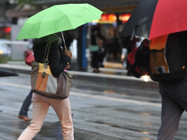 Pack your brolly: Torrential rain, thunder on its way