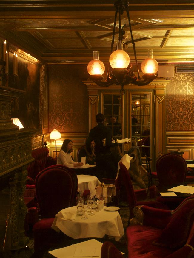 Salon Cheminee at Hôtel Costes