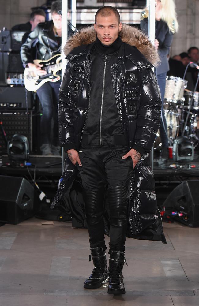 ‘Hot mugshot guy’ Jeremy Meeks makes New York Fashion Week debut | news ...