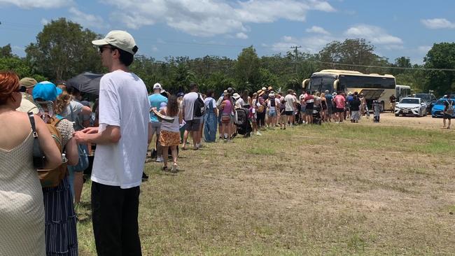 A queue at the Australia Zoo overflow car park.