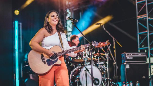 Loren Ryan, winner of the 2023 Starmaker competition at the Tamworth Country Music Festival.