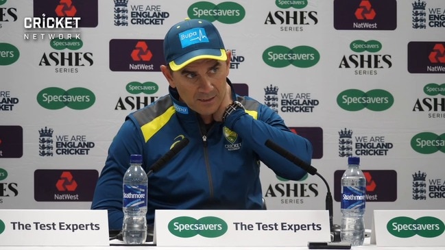 Smith tells Langer: " I can't get up on the honour board unless I'm out batting