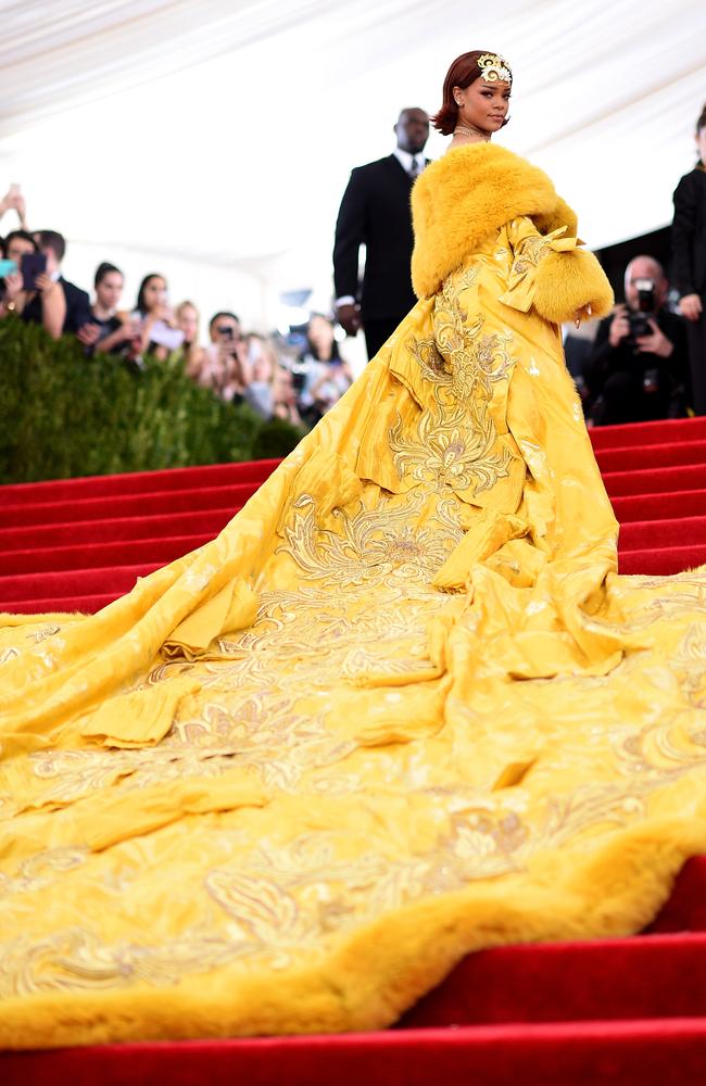 Met Gala 2015 red carpet: Beyonce, Kim Kardashian, JLo wear naked ...