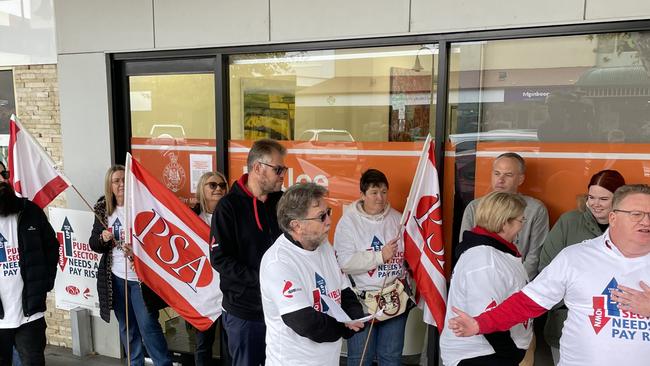 Glenn Elliott-Rudder, Central councillor of the PSA and a sheriff spoke to the crowd passionately Picture: Patrick Morrow